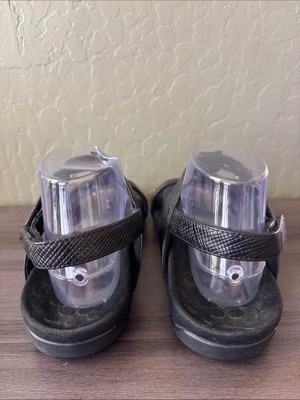 Vionic Farra Lizard Black Faux Leather Sandals Metallic Accent Size 8